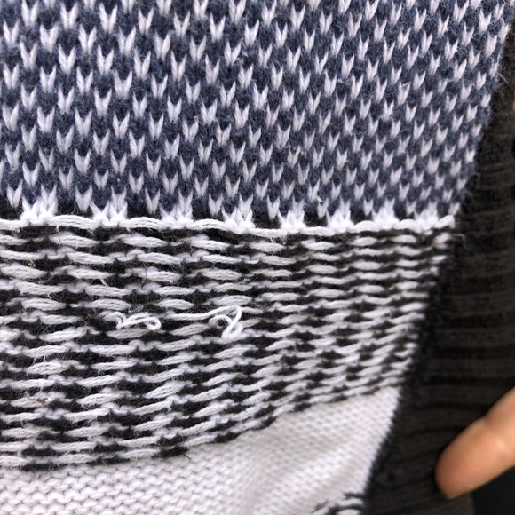 Roxy hooded open front sweater / cardigan. - Picture 7 of 9